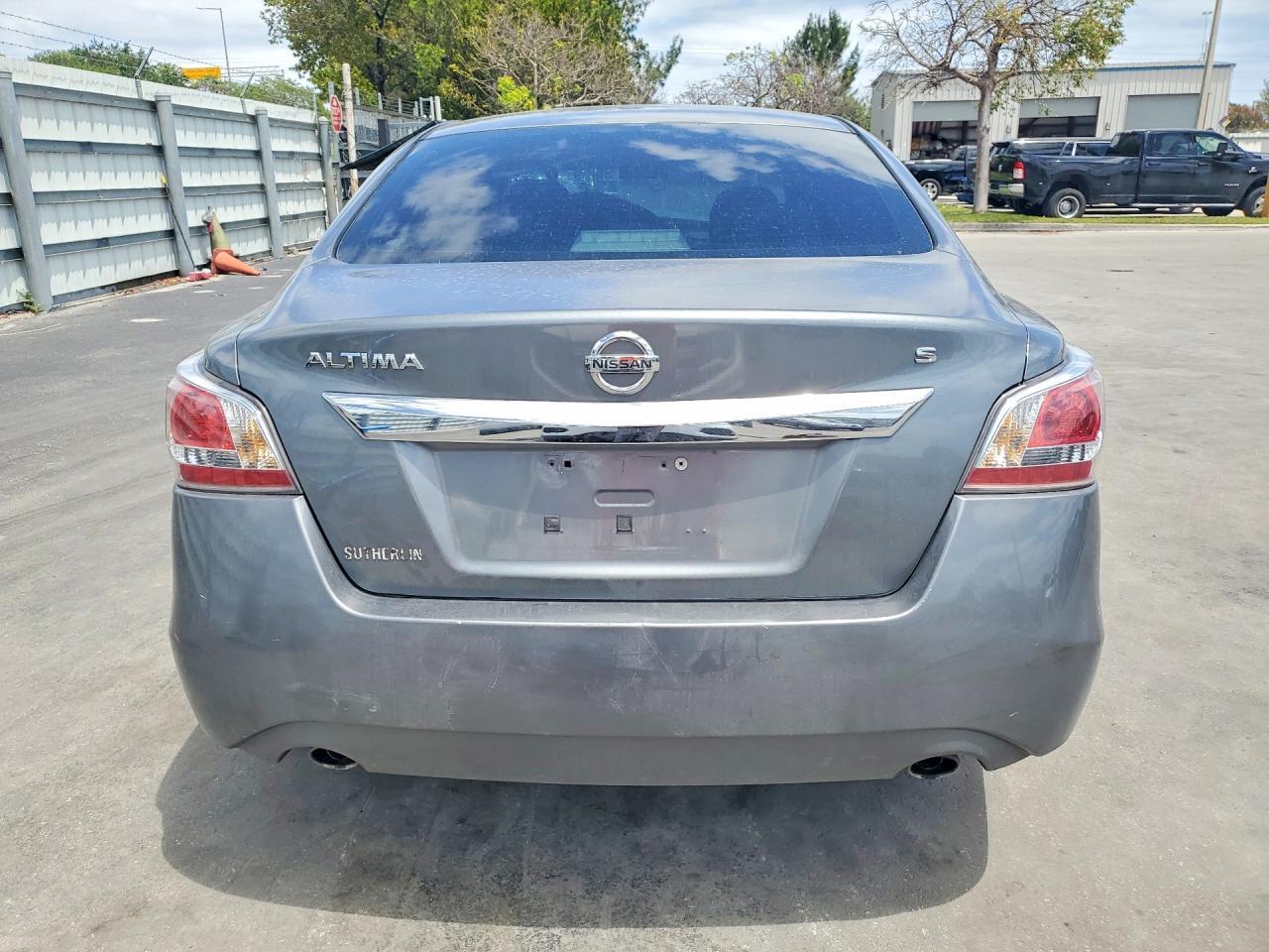2015 Nissan Altima 2.5 S - Image 6
