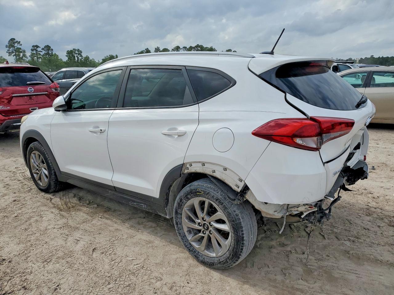 2016 Hyundai Tucson Se - Image 2