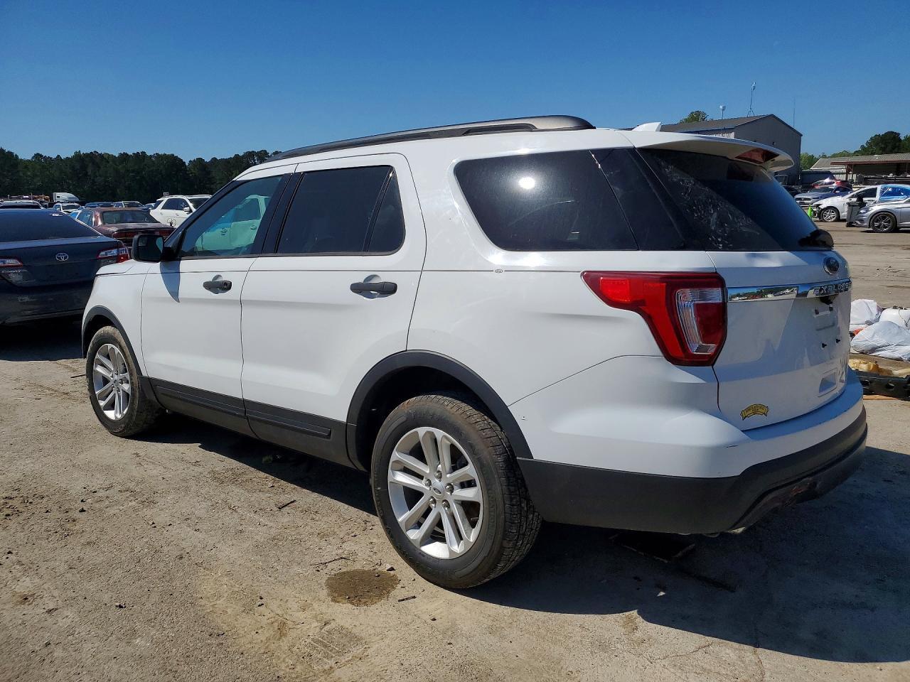 2017 Ford Explorer - Фото 2