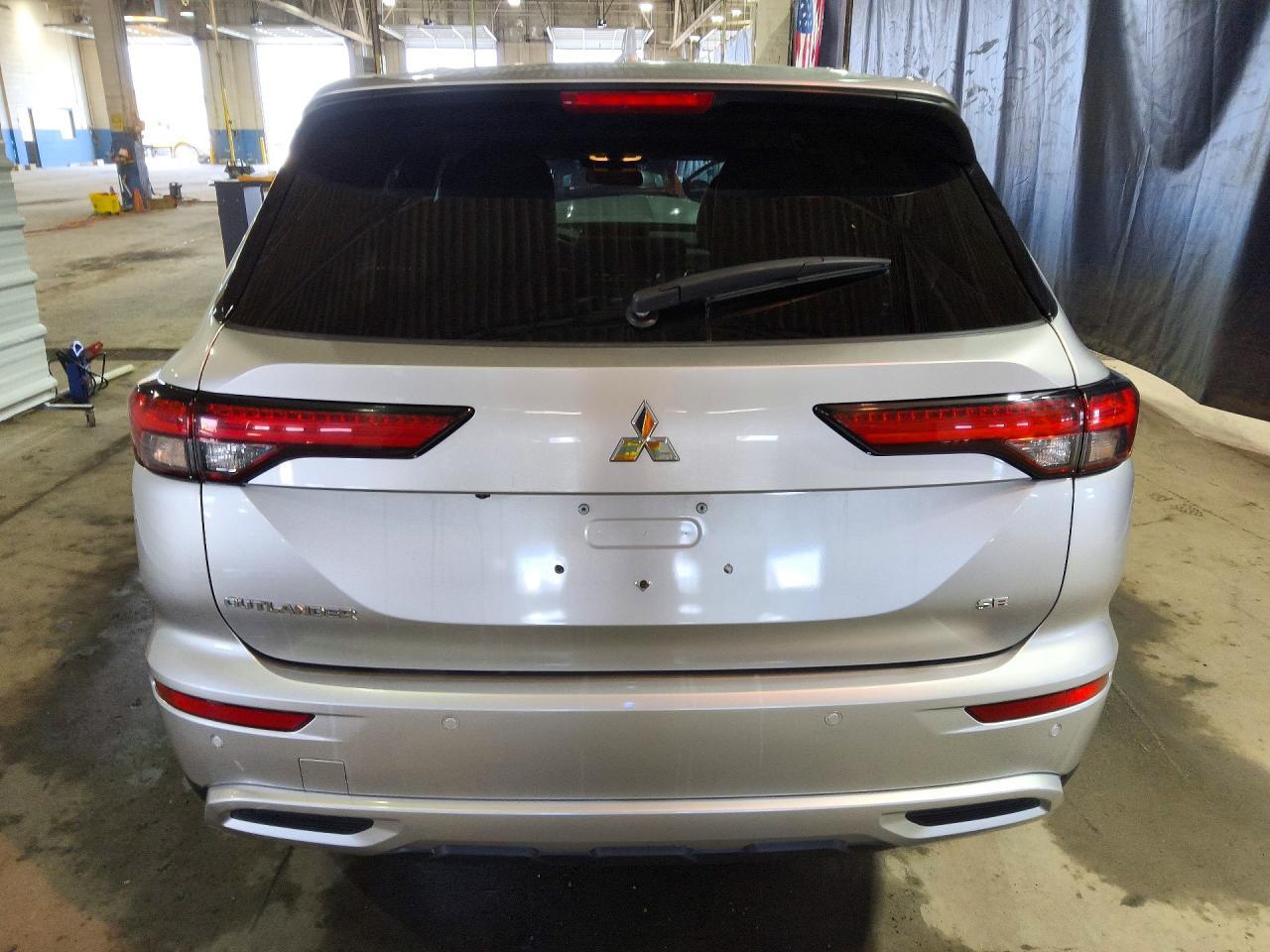 2024 Mitsubishi Outlander Se - Image 6