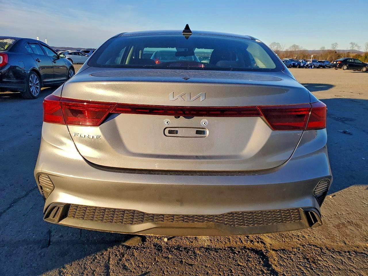 2023 Kia Forte Lxs - Image 6