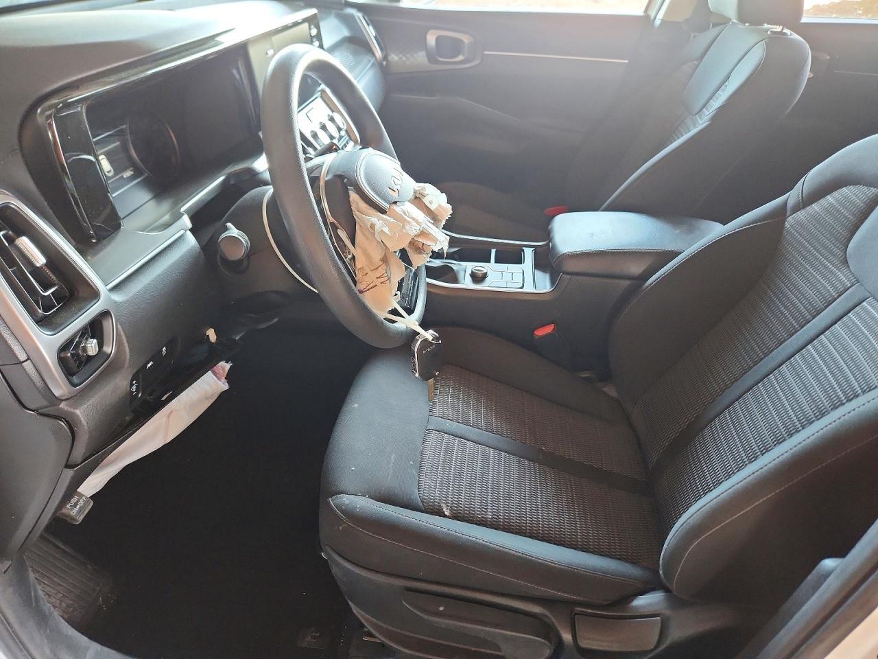 2023 Kia Sorento Lx - Image 7