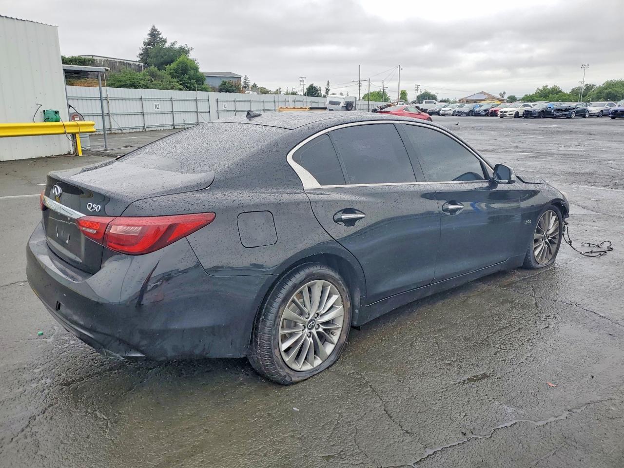 2020 Infiniti Q50 3.0T Luxe - Фото 3
