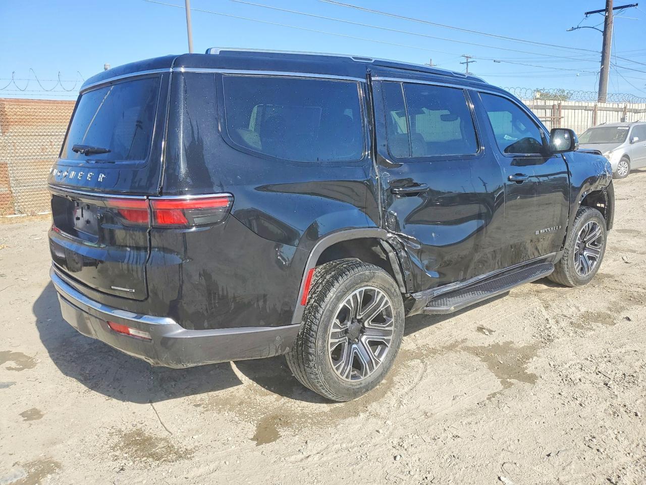 2022 Jeep Wagoneer Series I - Image 3