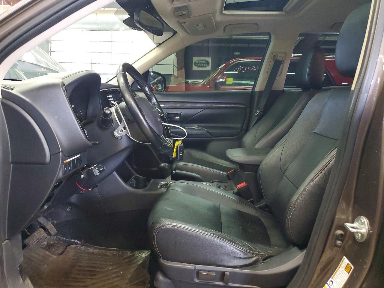 2016 Mitsubishi Outlander - Image 7