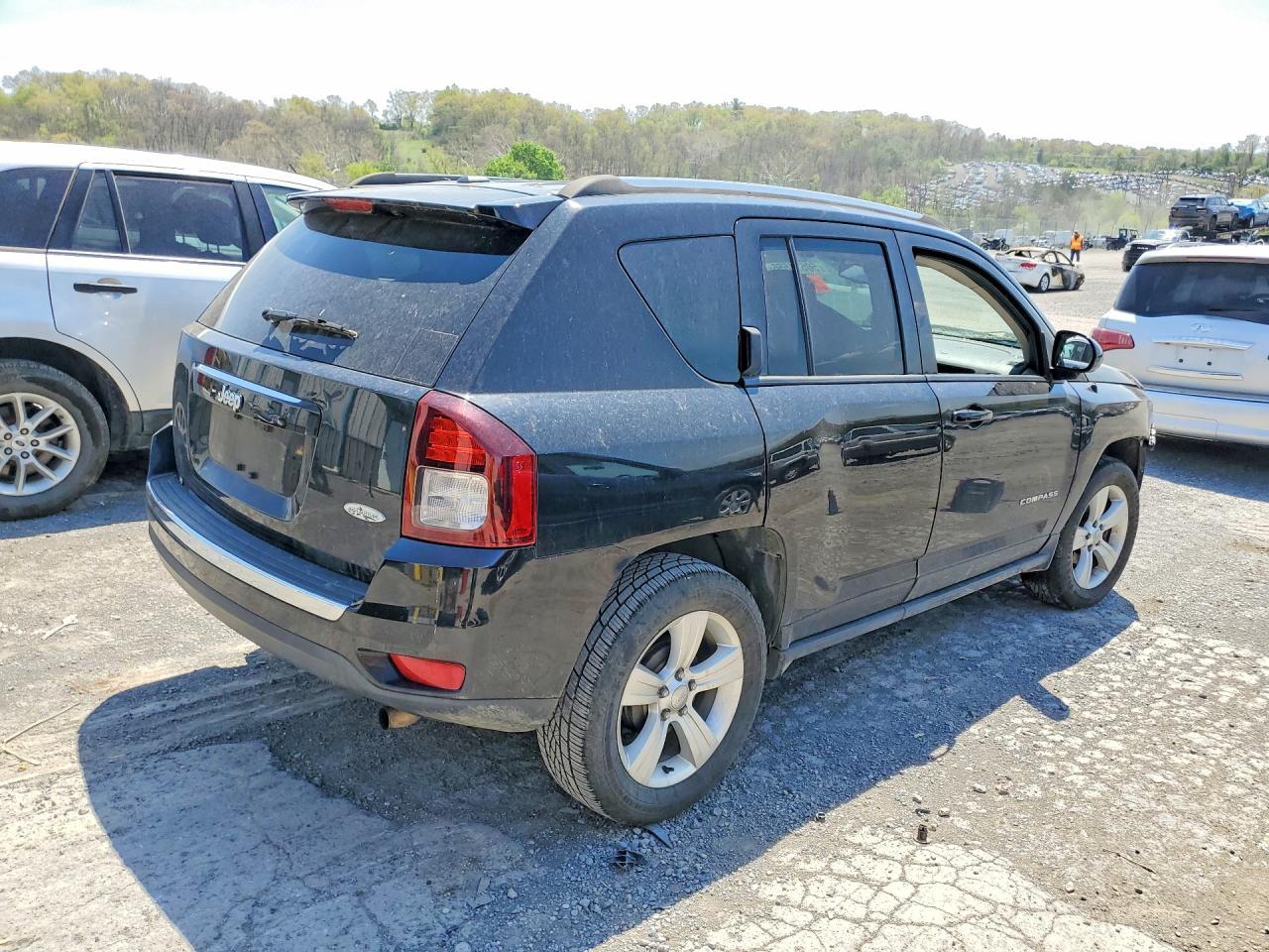 2015 Jeep Compass Latitude - Image 3