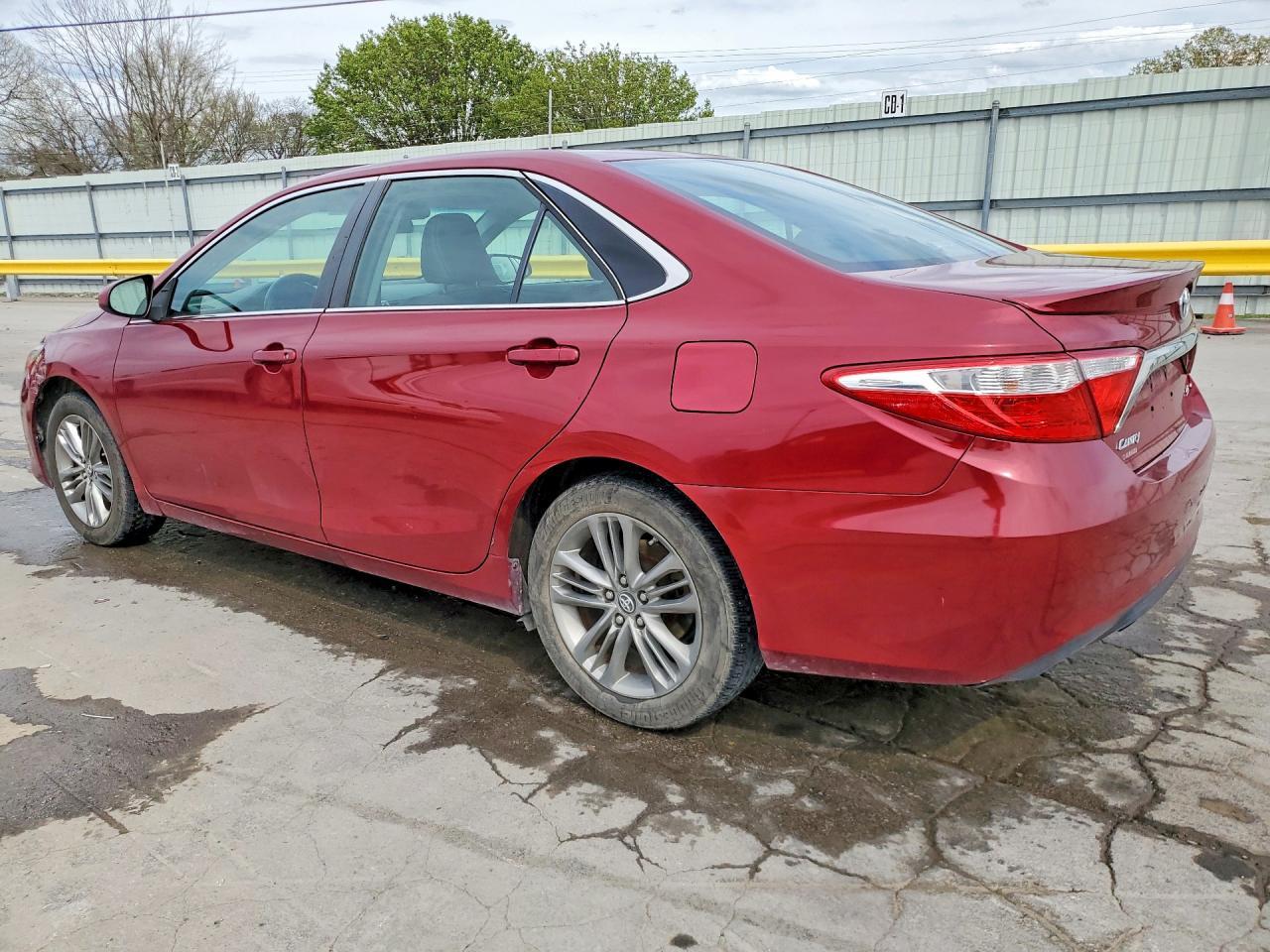 2017 Toyota Camry Se - Фото 2