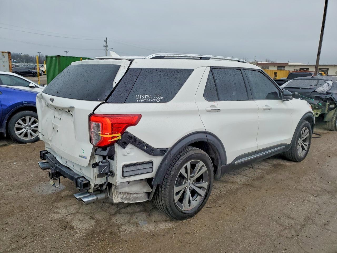 2020 Ford Explorer Platinum - Image 3