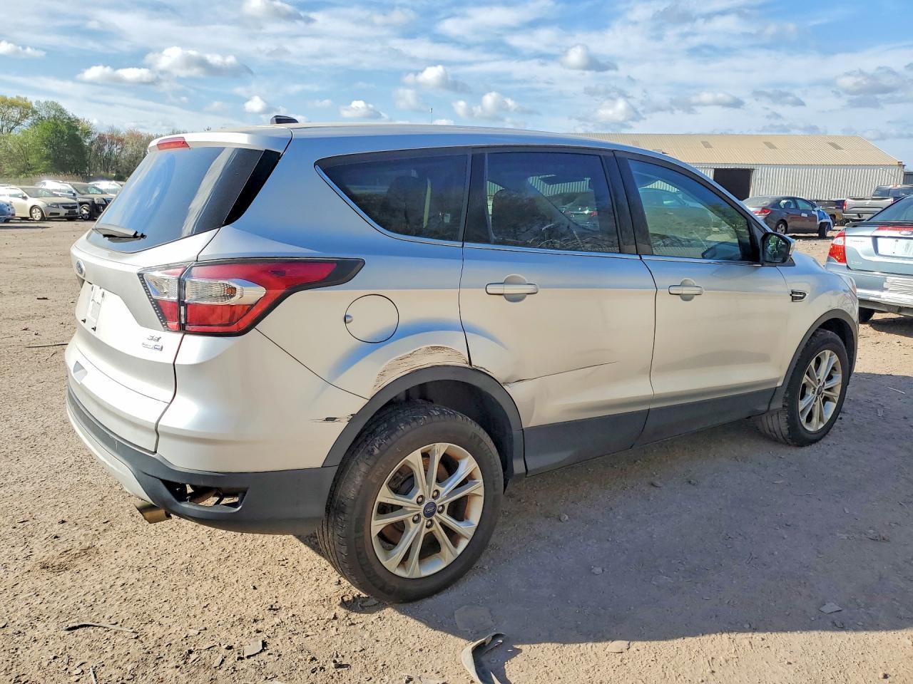 2017 Ford Escape - Фото 3