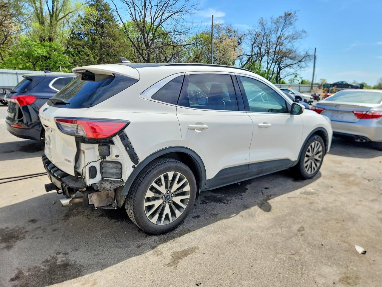 2020 Ford Escape Titanium - Image 3