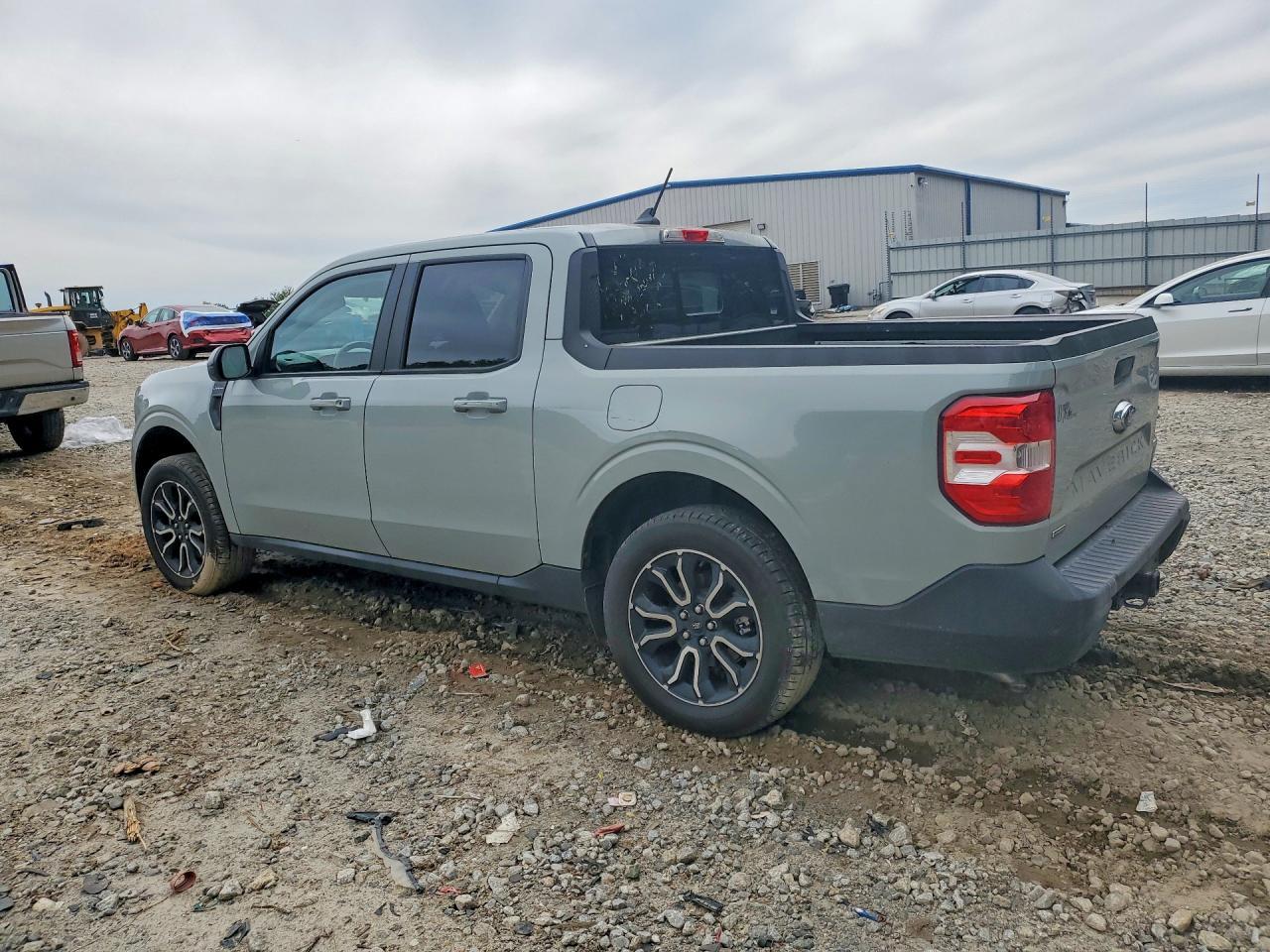 2024 Ford Maverick Lariat - Image 2