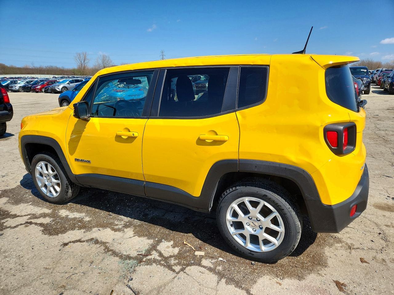 2023 Jeep Renegade Latitude - Фото 2