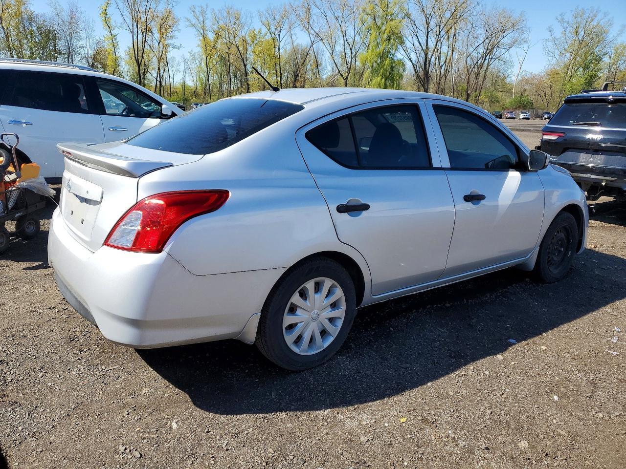 2018 Nissan Versa S Plus - Фото 3