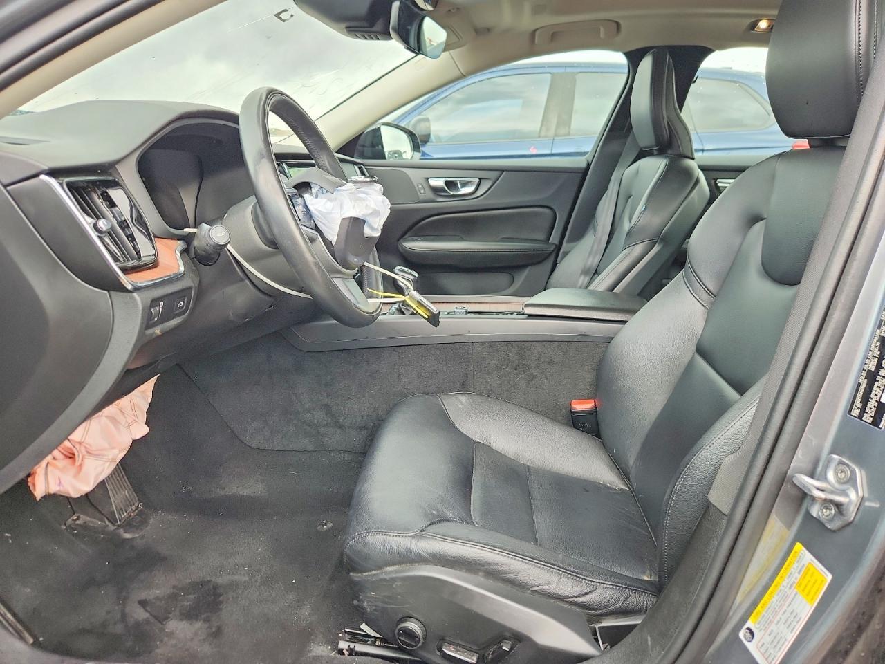 2021 Volvo S60 T5 Momentum - Image 7