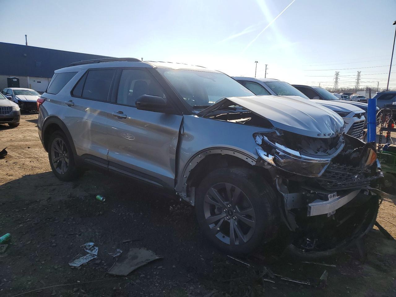 2023 Ford Explorer Xlt - Фото 4