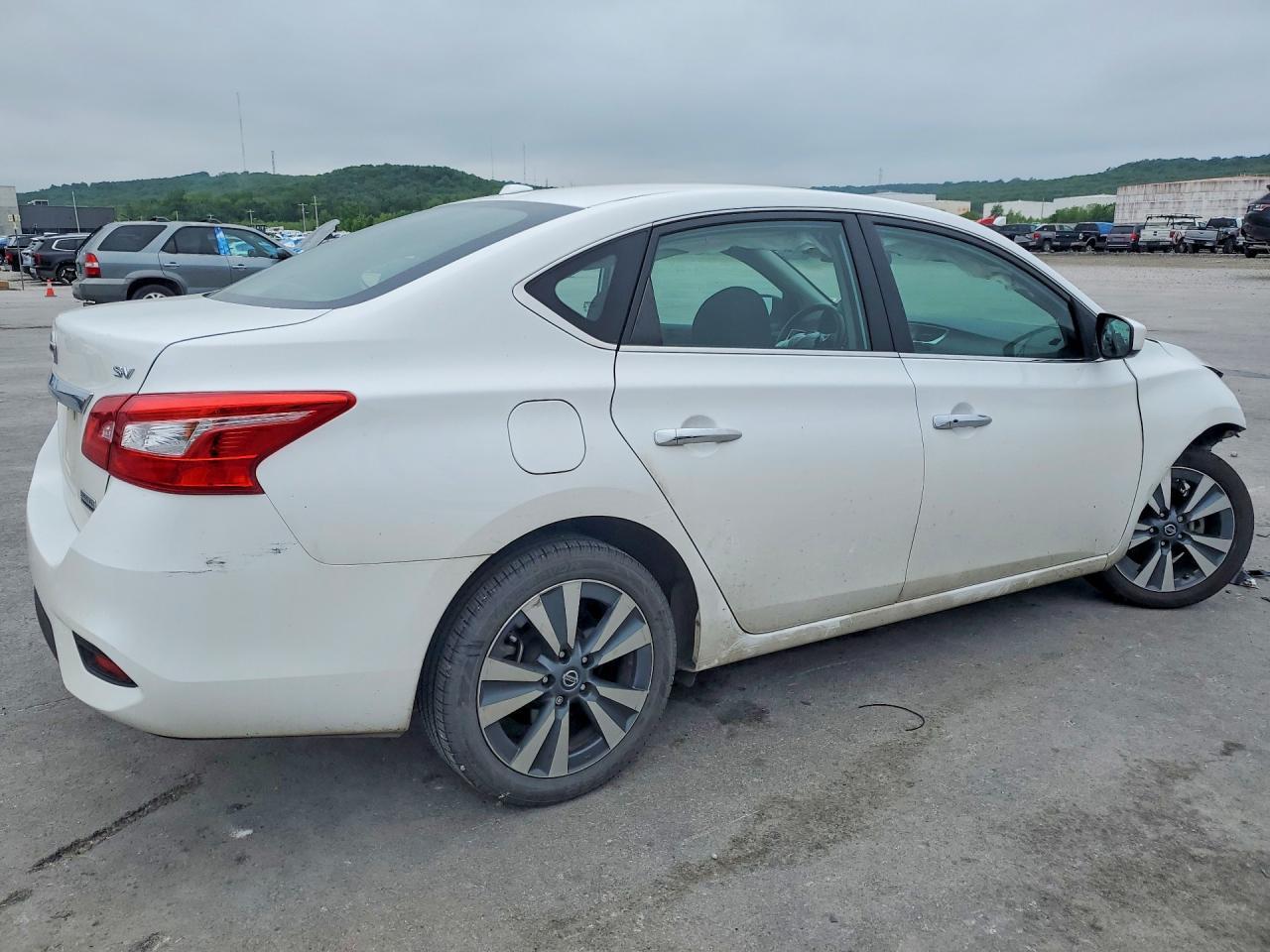 2019 Nissan Sentra Sv - Фото 3