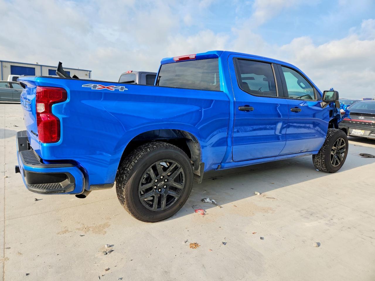 2026 Chevrolet Silverado K1500 Custom - Фото 3
