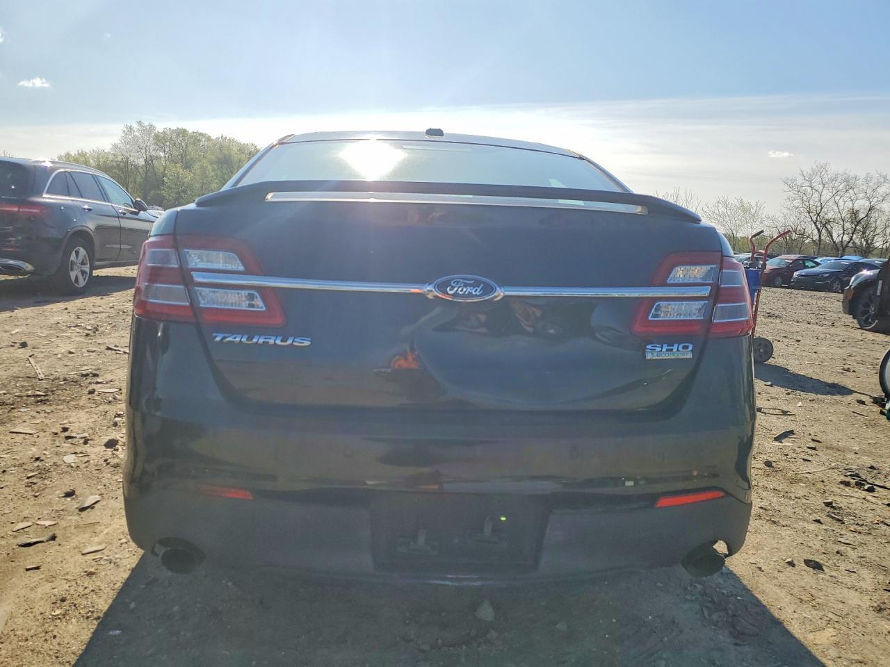 2013 Ford Taurus Sho - Image 6