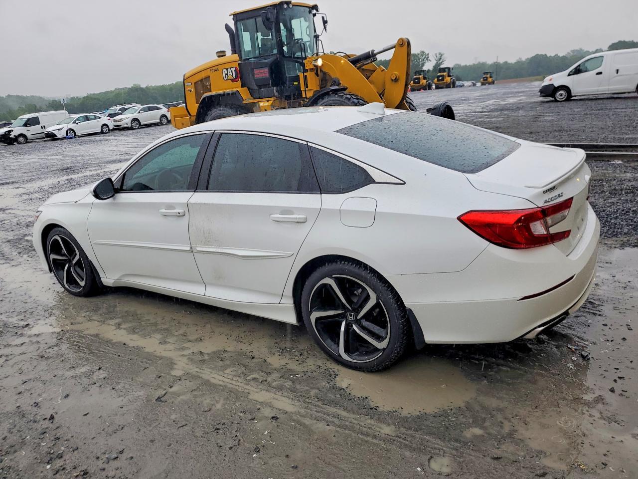 2018 Honda Accord Sport - Image 2