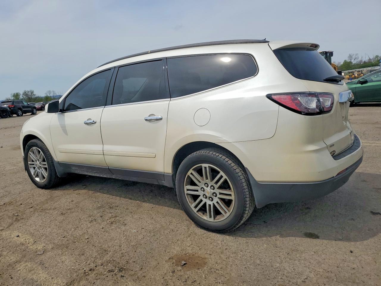 2013 Chevrolet Traverse Lt - Image 2