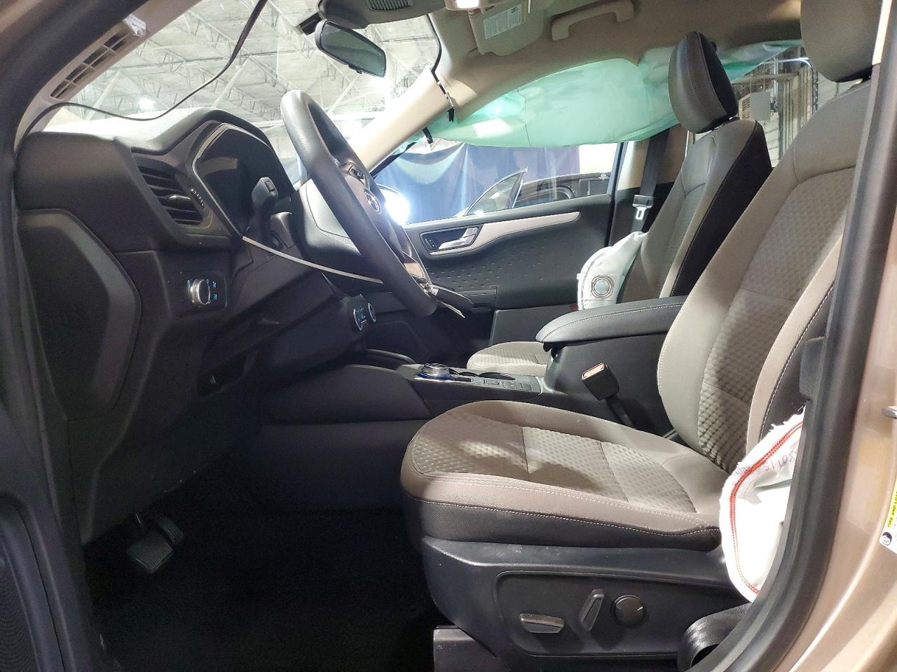 2020 Ford Escape Se - Фото 7