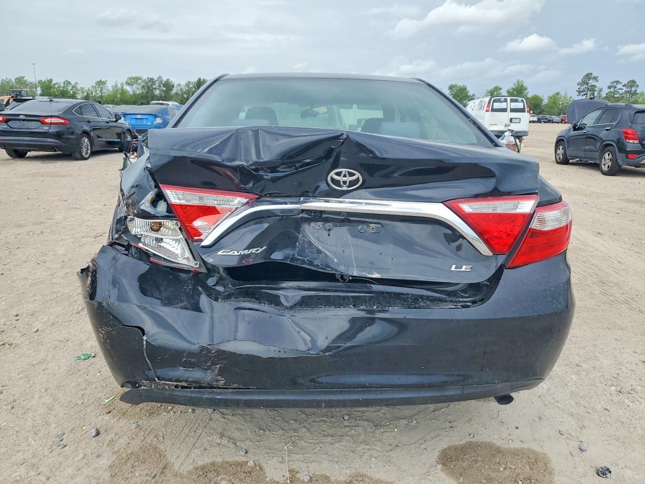 2017 Toyota Camry Le - Фото 6