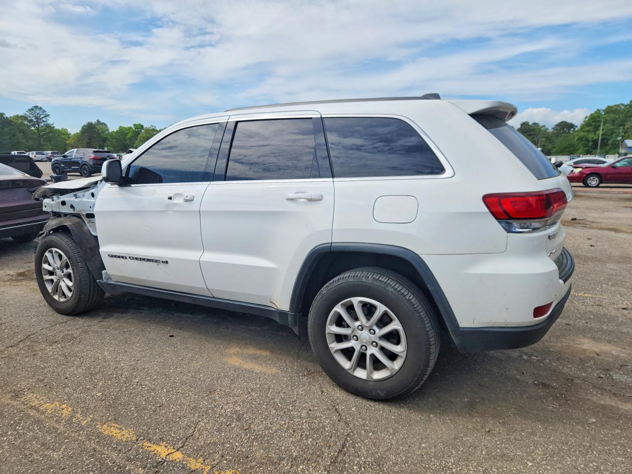 2022 Jeep Grand Cherokee Laredo E - Image 2