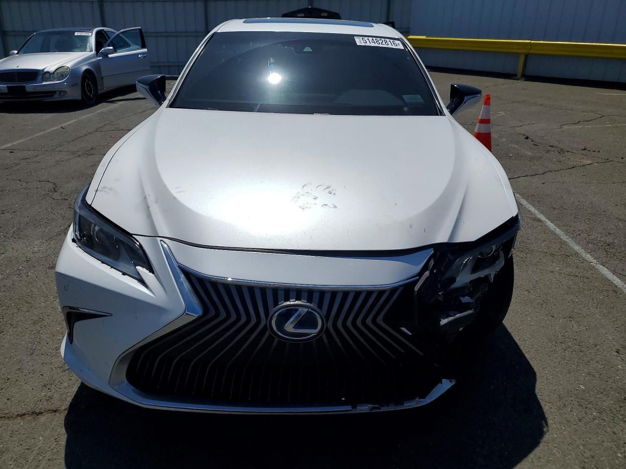 2021 Lexus Es 300H - Фото 5