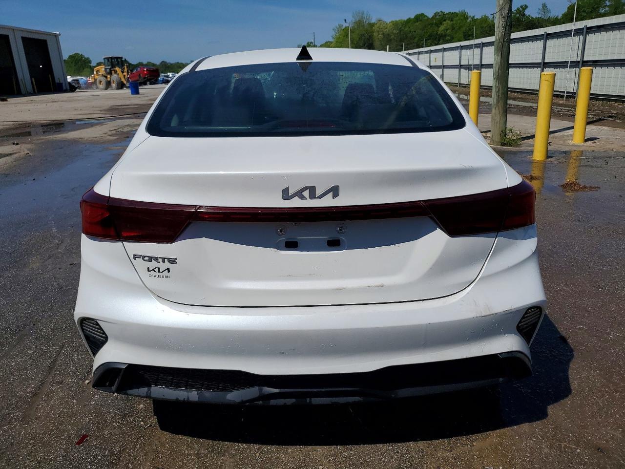 2023 Kia Forte Lxs - Image 6