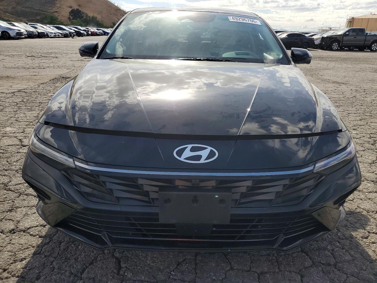 2024 Hyundai Elantra Limited - Image 5