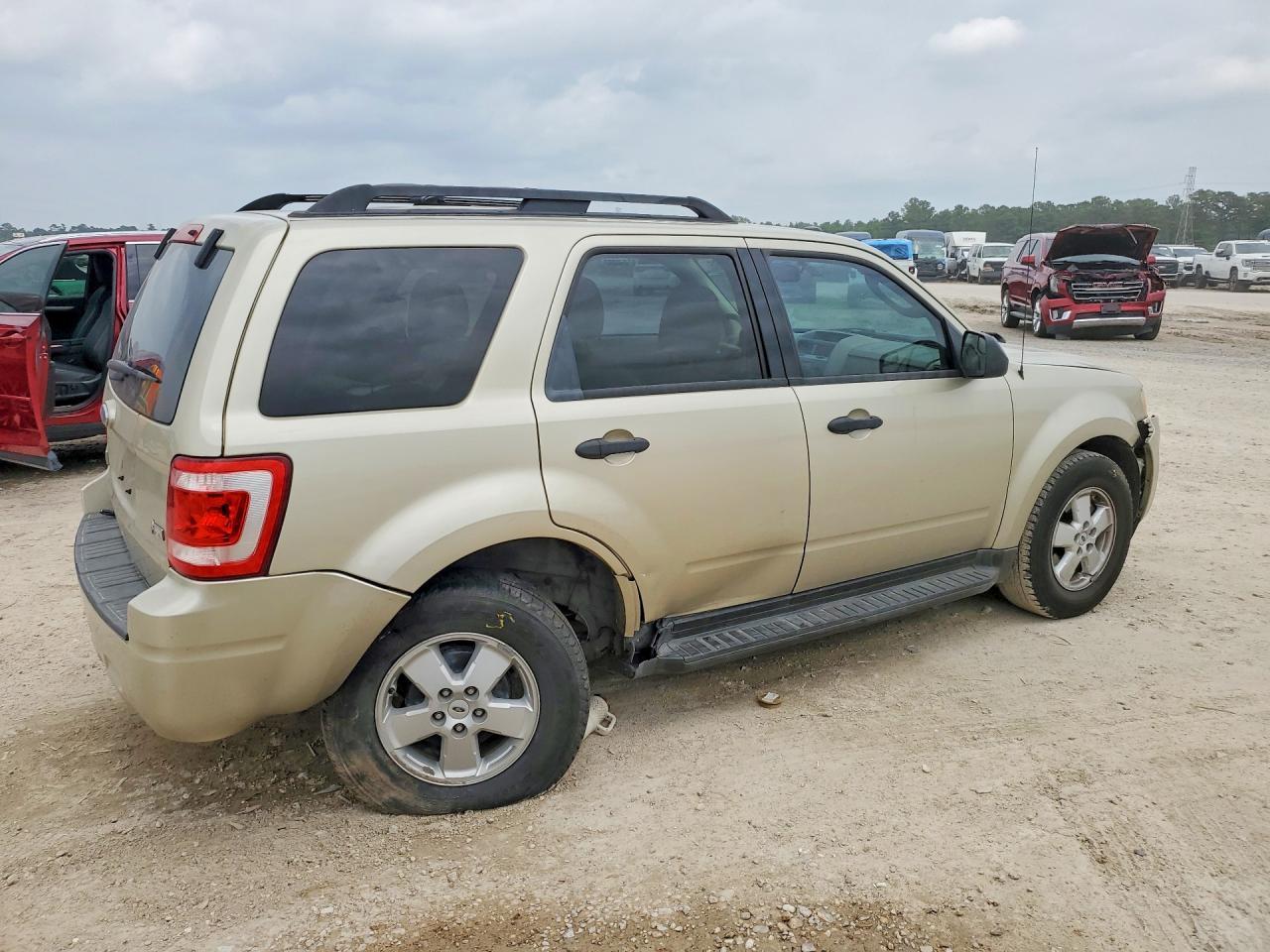 2011 Ford Escape Xlt - Image 3