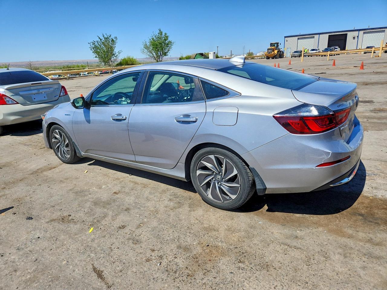 2019 Honda Insight Touring - Фото 2
