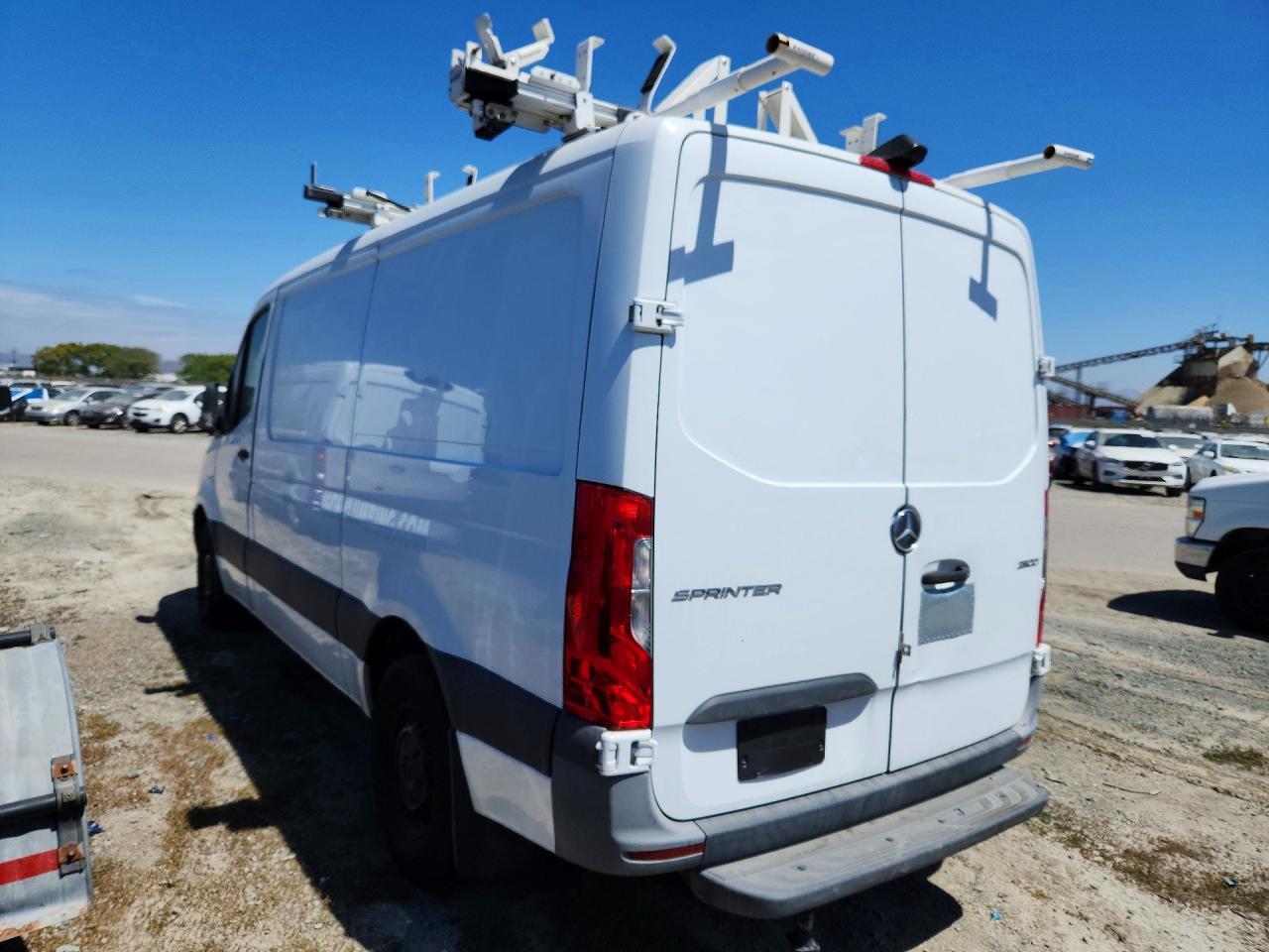 2021 Mercedes Benz Sprinter 2500 Utility / Service Van - Фото 2