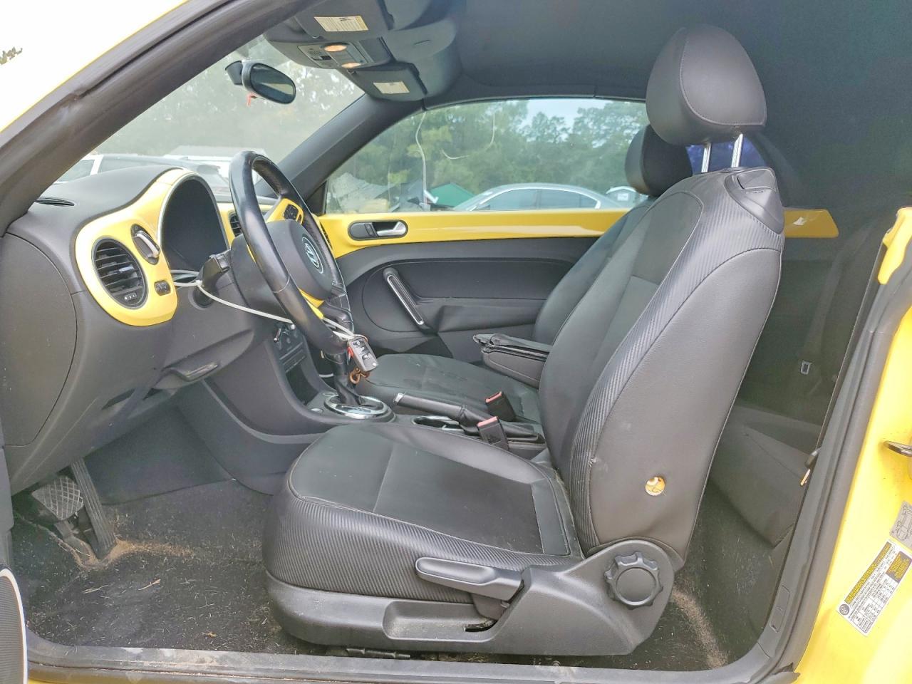 2013 Volkswagen Beetle - Фото 7