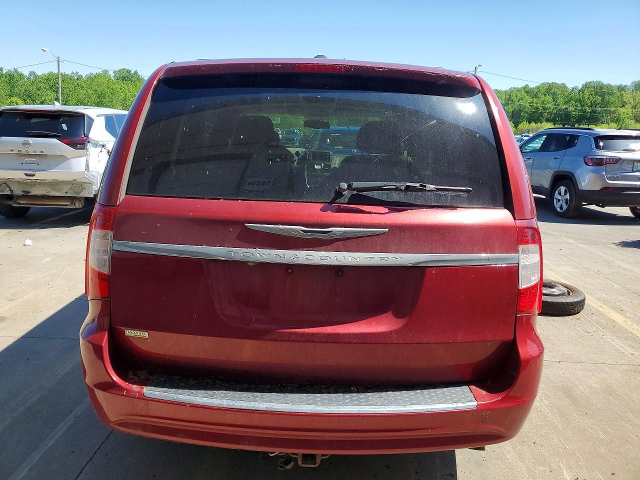 2015 Chrysler Town & Country Touri - Фото 6