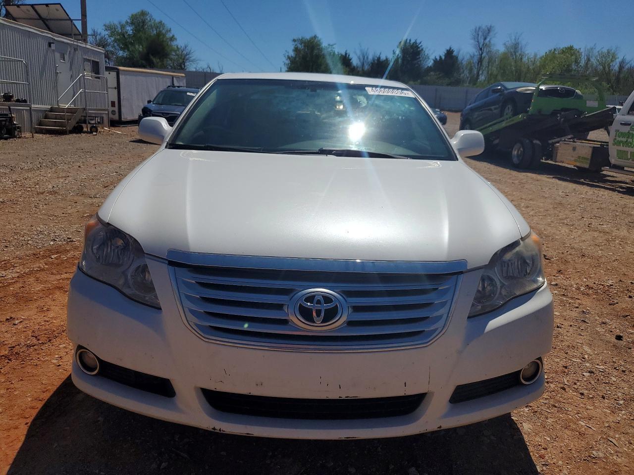 2010 Toyota Avalon Limited - Image 5