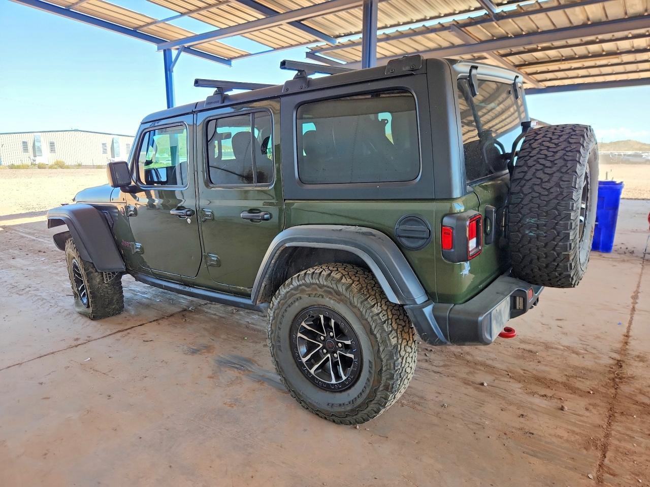 2023 Jeep Wrangler Rubicon - Фото 2