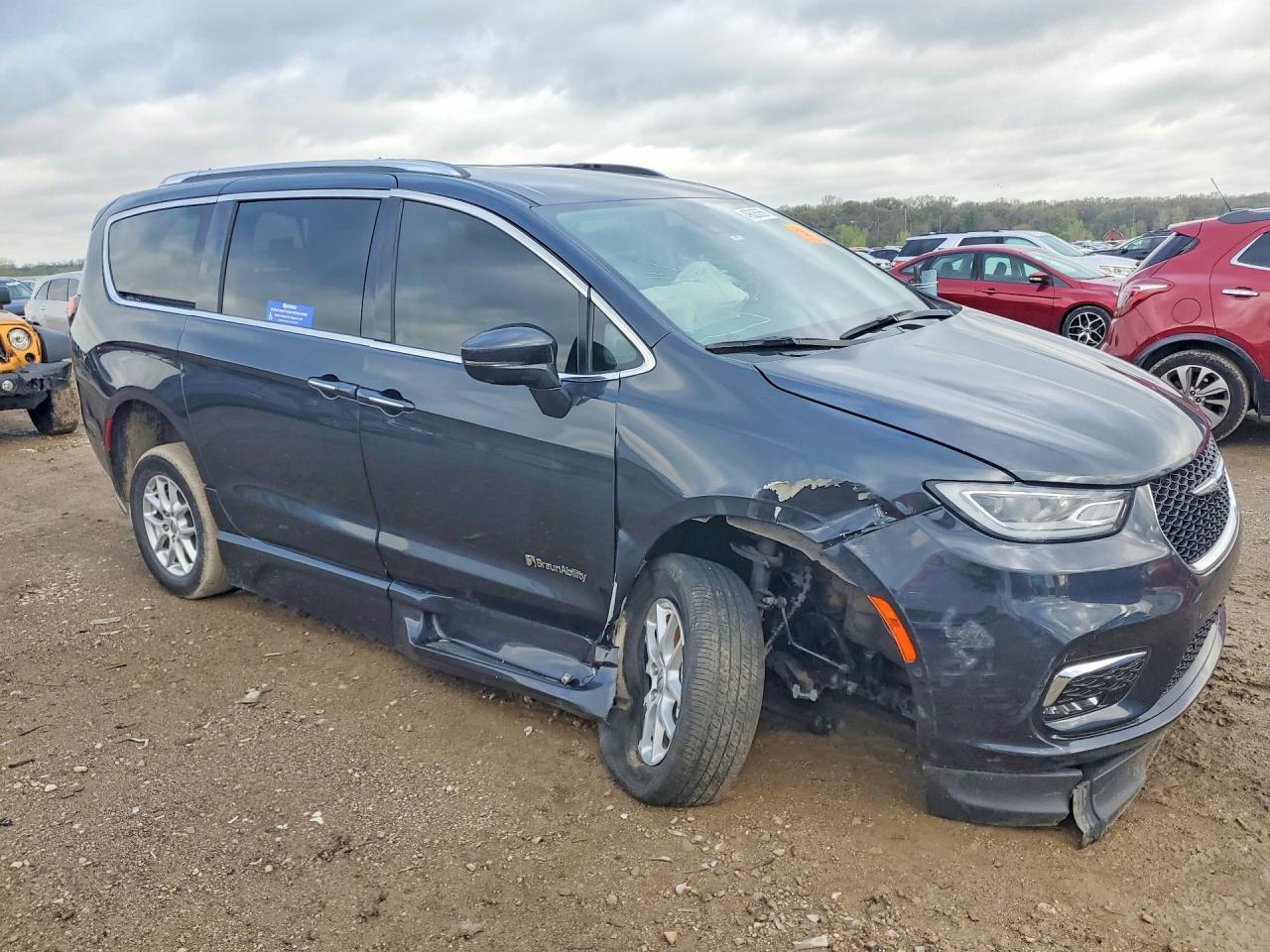 2021 Chrysler Pacifica Touring L - Фото 4