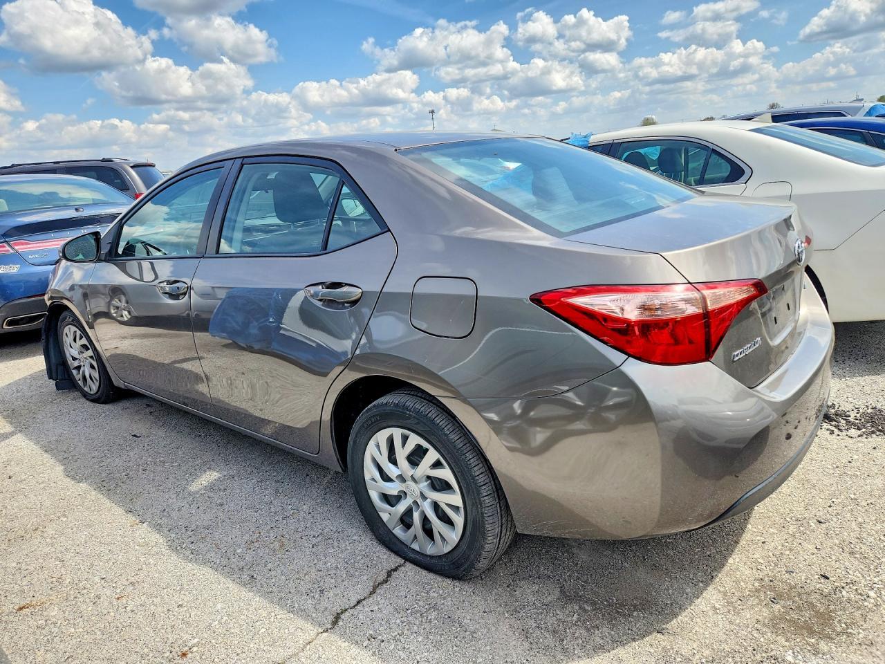 2017 Toyota Corolla - Фото 2