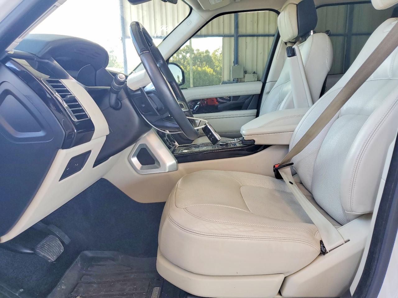 2019 Land Rover Range Rover Supercharged - Image 7