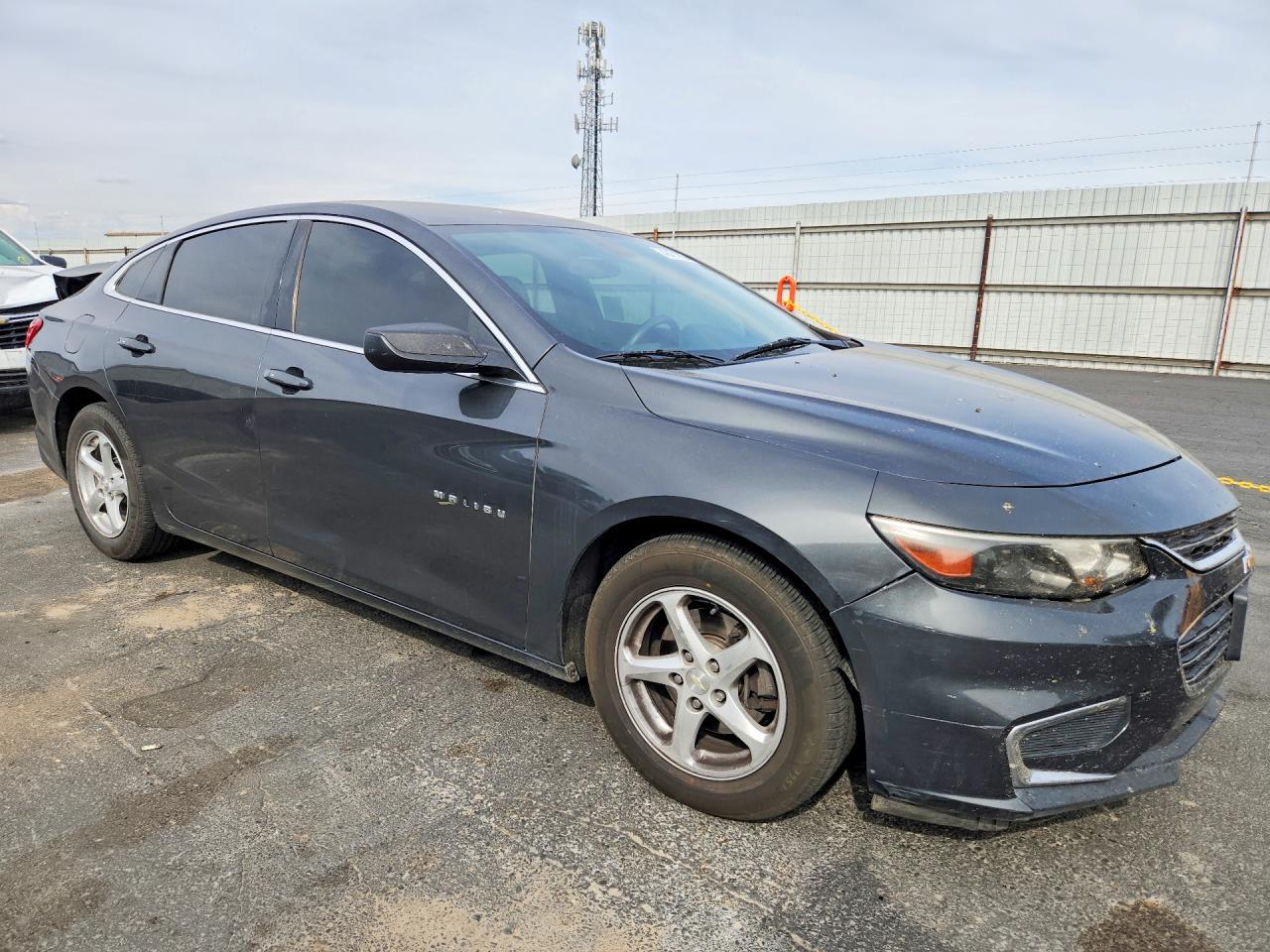 2017 Chevrolet Malibu Ls - Фото 4