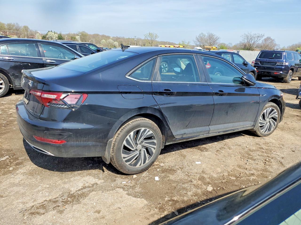 2021 Volkswagen Jetta Sel Premium - Фото 3