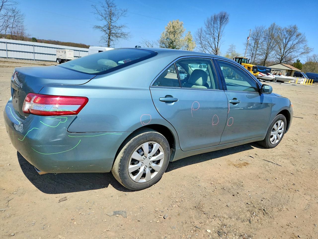2010 Toyota Camry Le V6 - Image 3