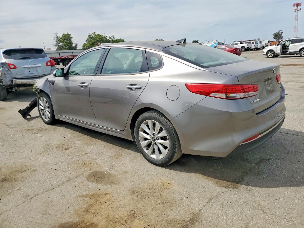 2016 Kia Optima Ex - Image 2