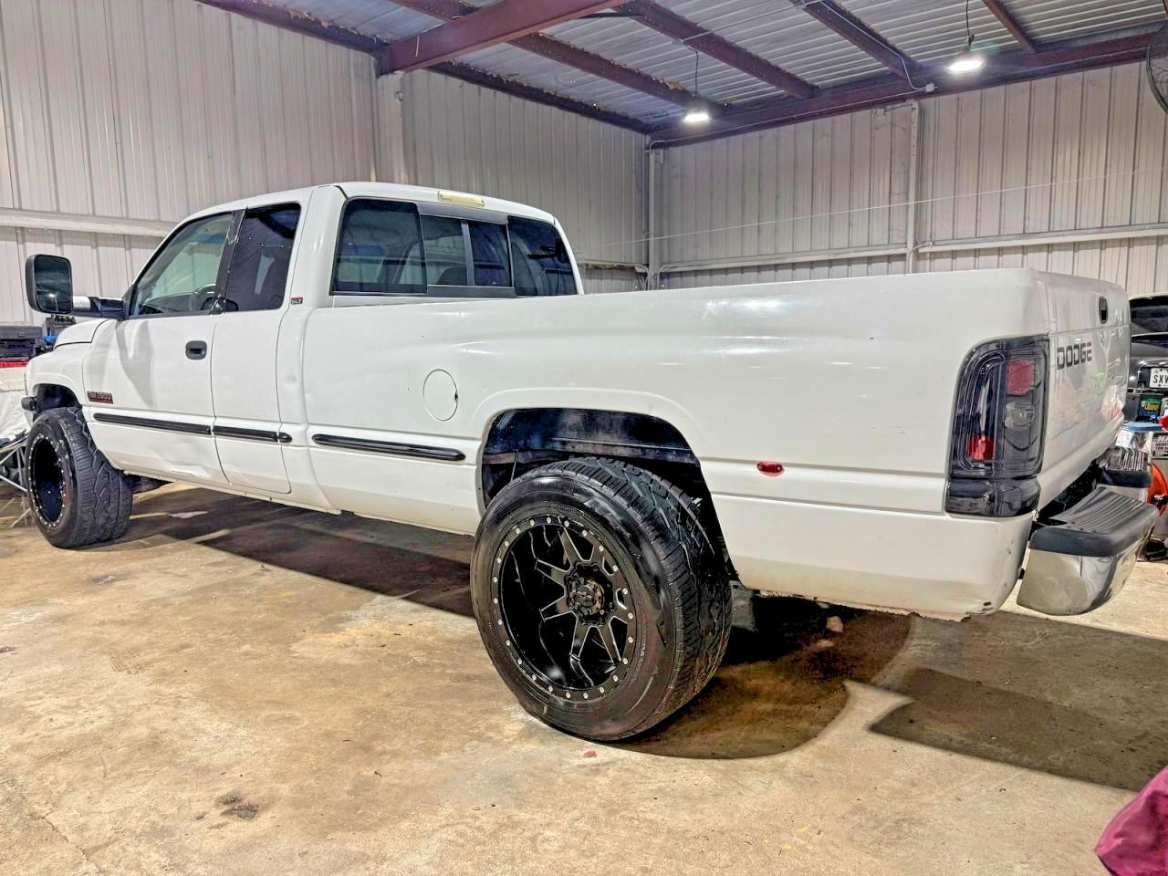 1998 Dodge Ram 2500 - Image 3