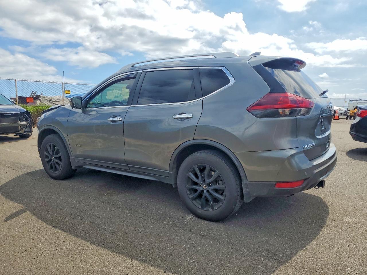 2019 Nissan Rogue Hybrid Sv - Image 2