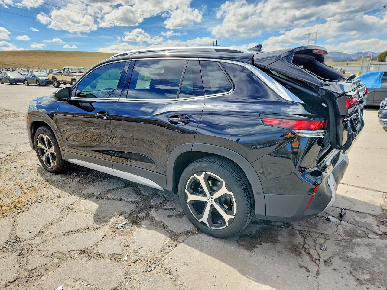 2025 Volkswagen Tiguan Se - Image 2