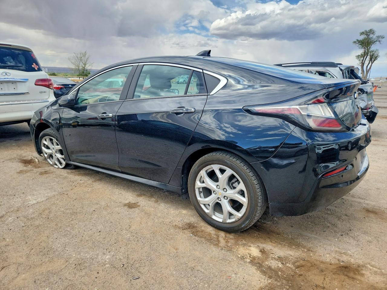 2017 Chevrolet Volt Premier - Image 2