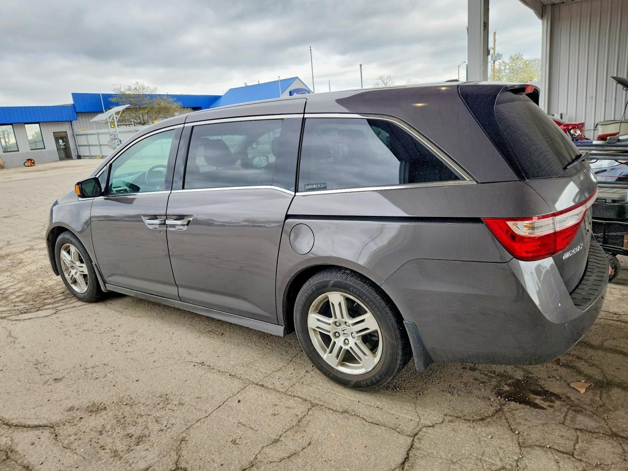 2012 Honda Odyssey Touring - Фото 2