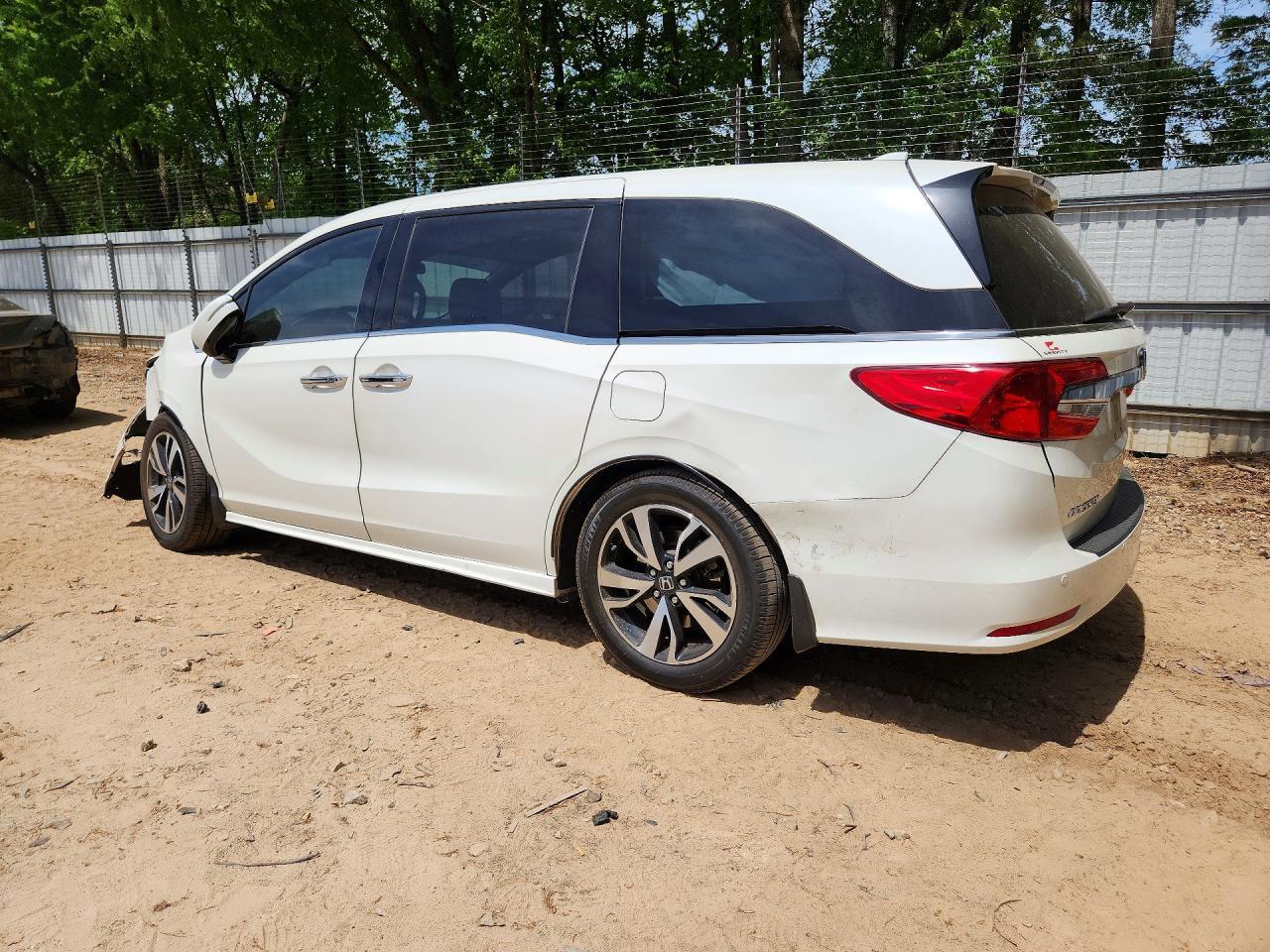 2019 Honda Odyssey Elite - Image 2